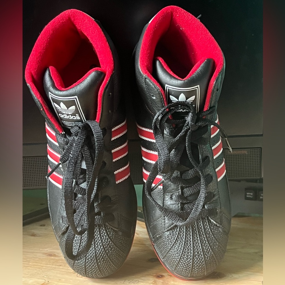 Men Size 9 Adidas Red white Black